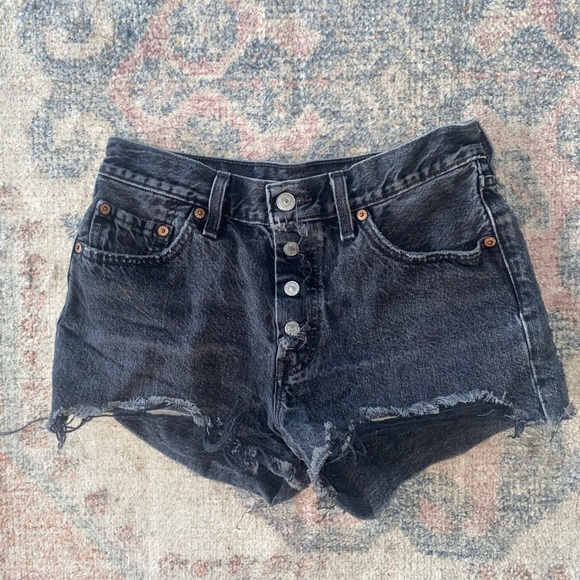 550 Black Levi Shorts - Picture 4 of 4